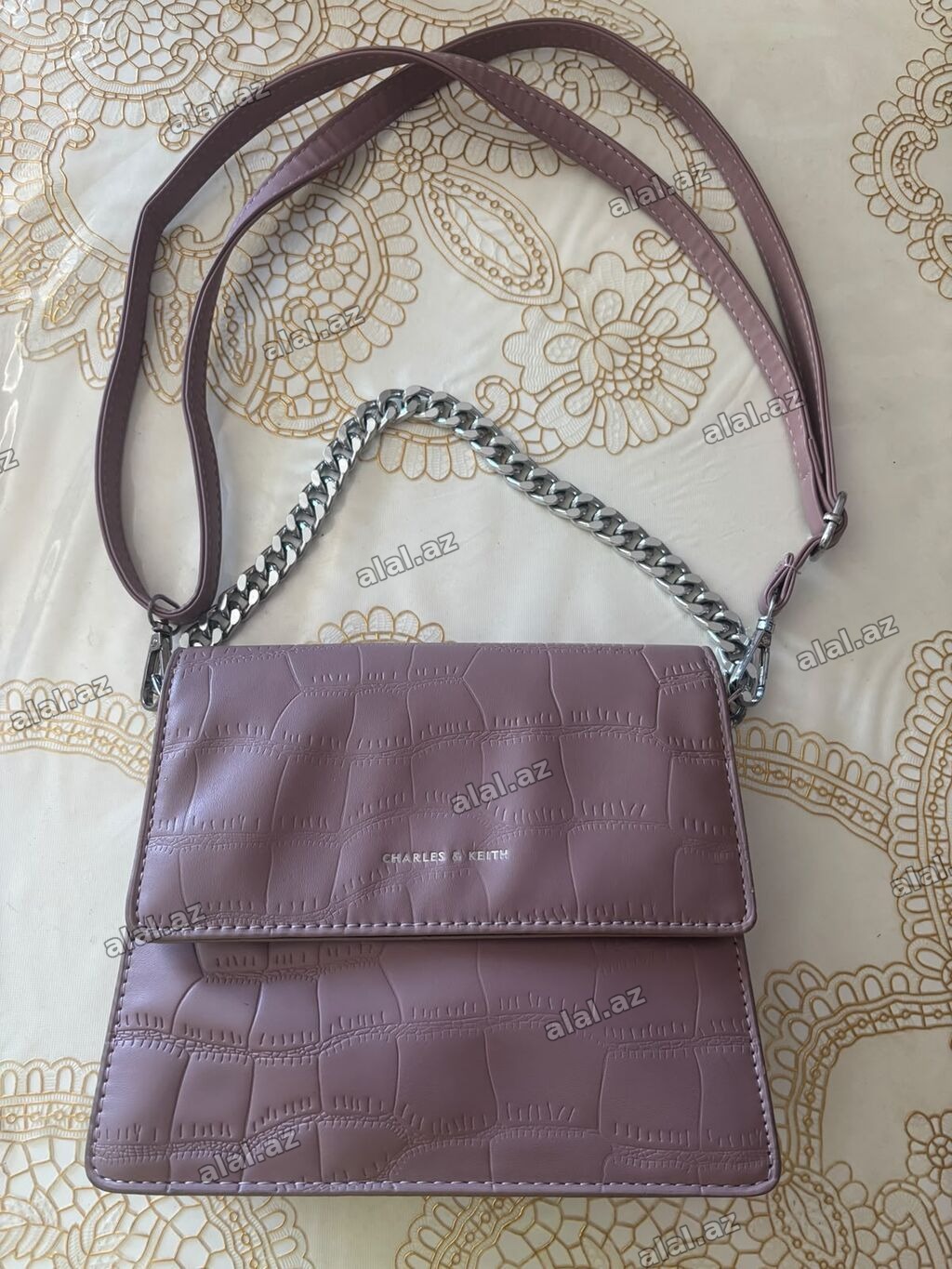 Charles & Keith çiyin çantası - Rəng: toz-çəhrayı (lilac