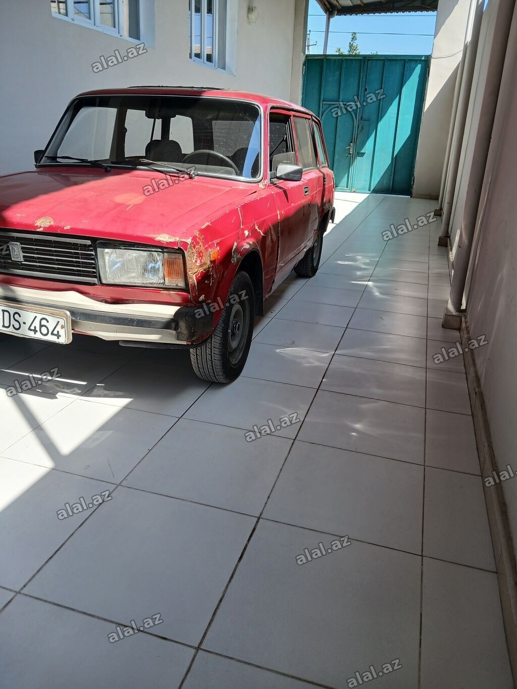 VAZ 2104 universal, qırmızı rəng. - Kuzov: 5 qapılı universal gövdə