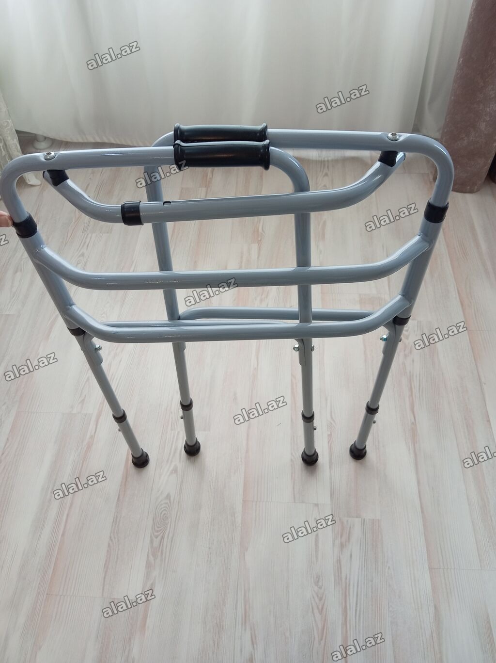 Yeriş üçün tənzimlənən yürüyən çərçivə - Material: yüngül, möhkəm