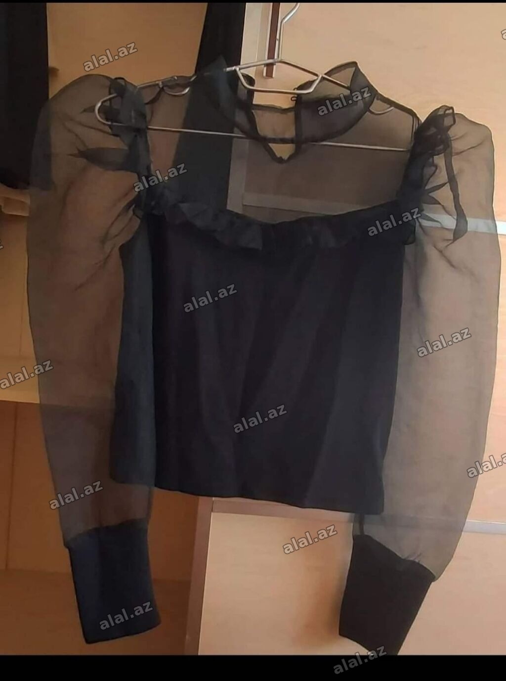 35 azn alınıb .1 2 defe geyinilib yeni kimi sokuyu yoxdur yenikimi