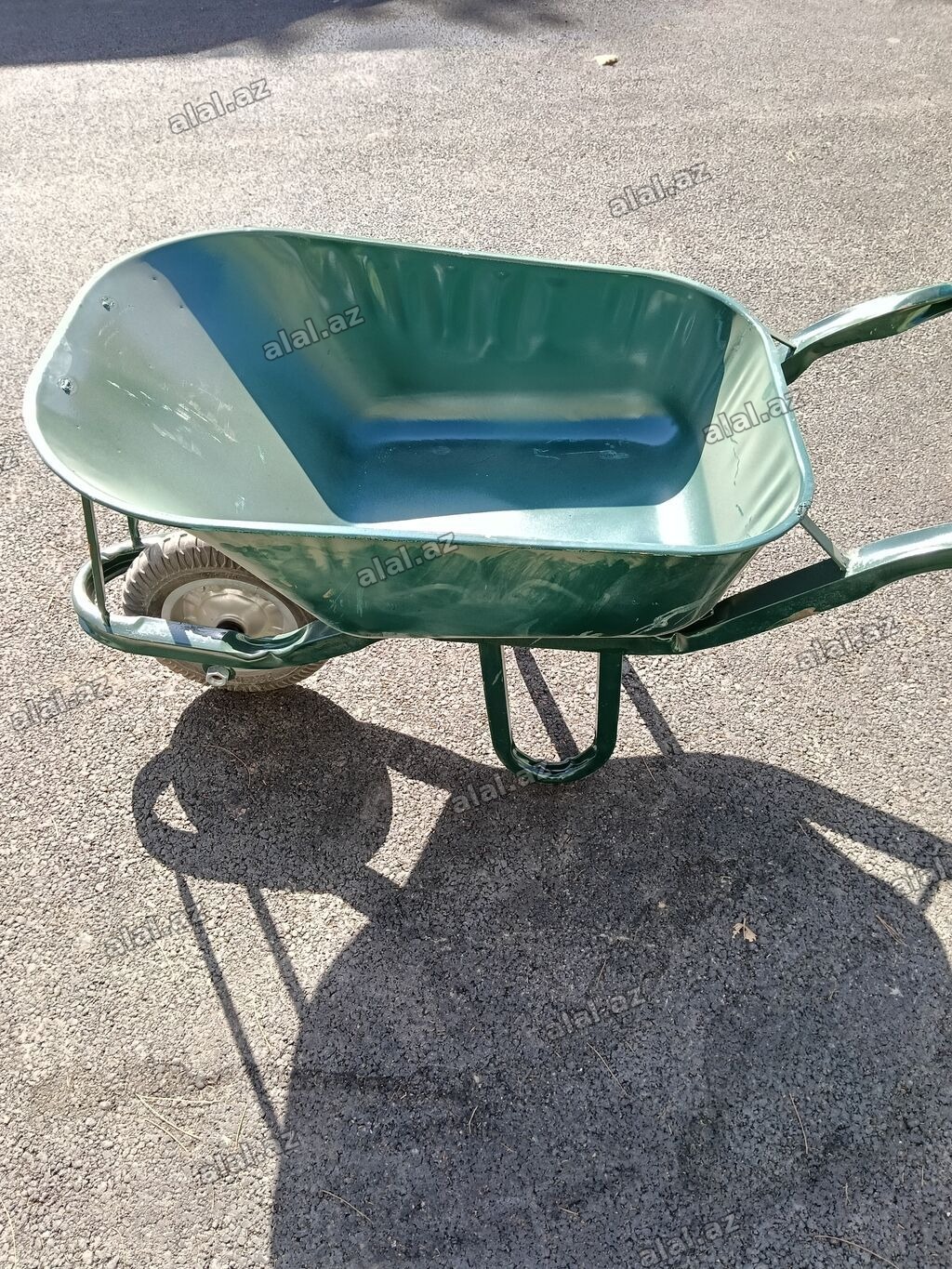 Bağ arabası (ətəkli, təkərli) - Material: möhkəm metal kuvet və polad
