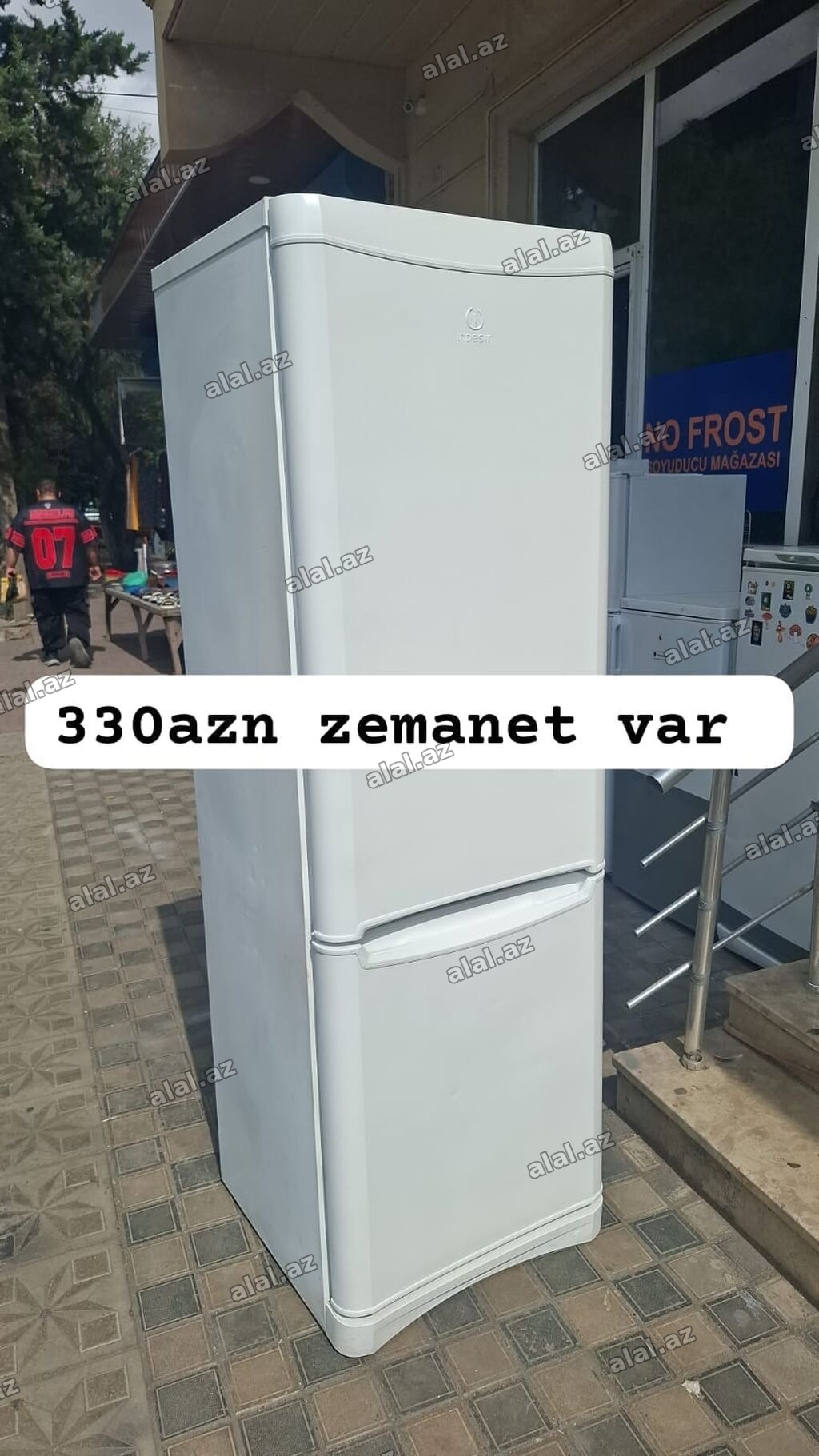 Indesit iki qapılı soyuducu - Rəng: ağ - Üst hissə – soyuducu bölmə