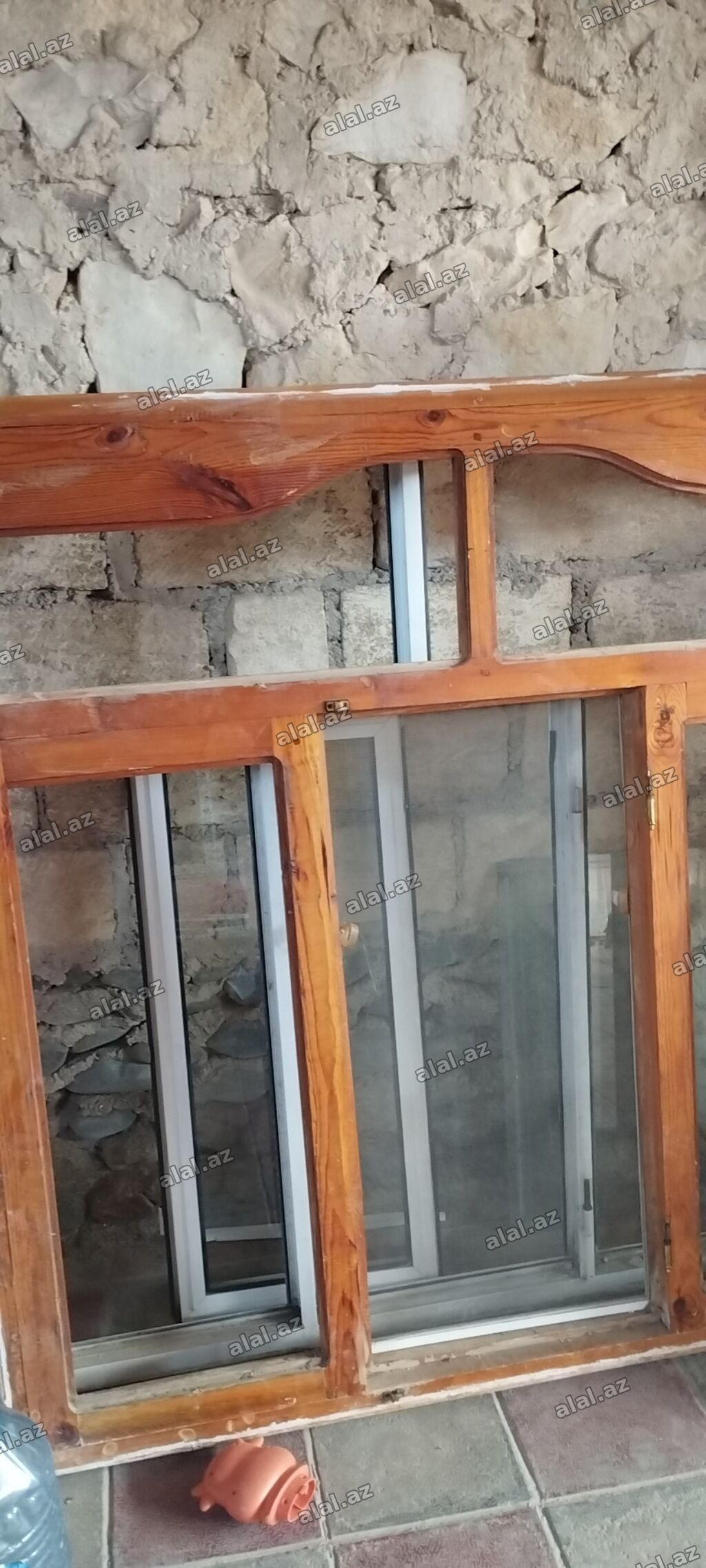 PVC və taxta çərçivəli şüşə pəncərələr dəsti - Material: ağ rəngli