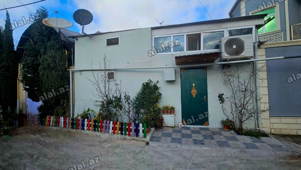 Keşlə qəs. 5 otaqlı, 120 kv. m, Yeni təmirli
