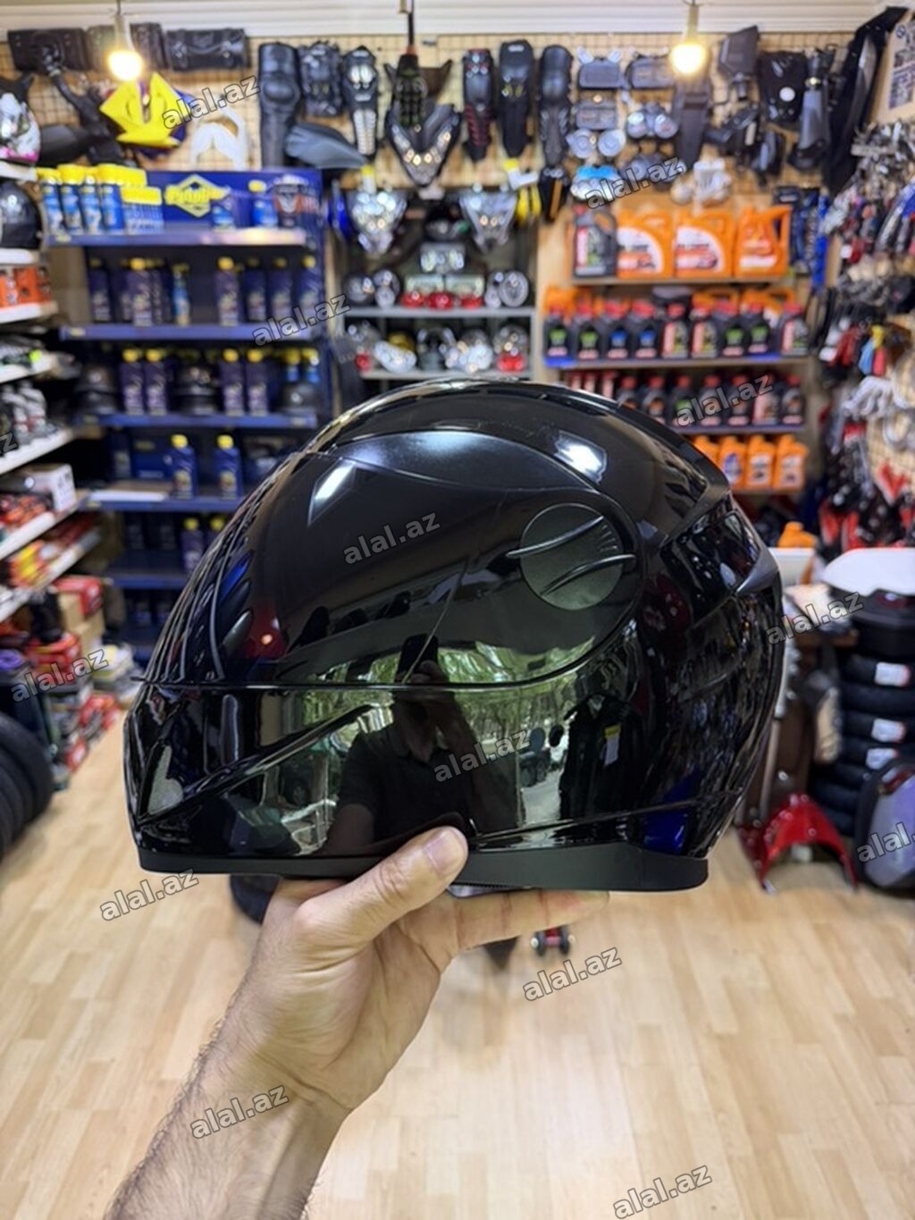 Qara rəngli motosiklet dəbilqəsi Elaqe tel 0704797363 moto kask kaska