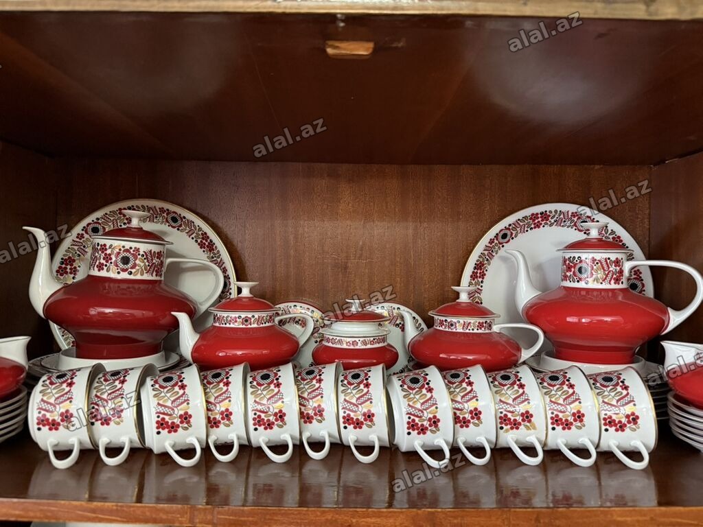 Çay dəsti, rəng - Qırmızı, Farfor, 12 nəfərlik, Almaniya