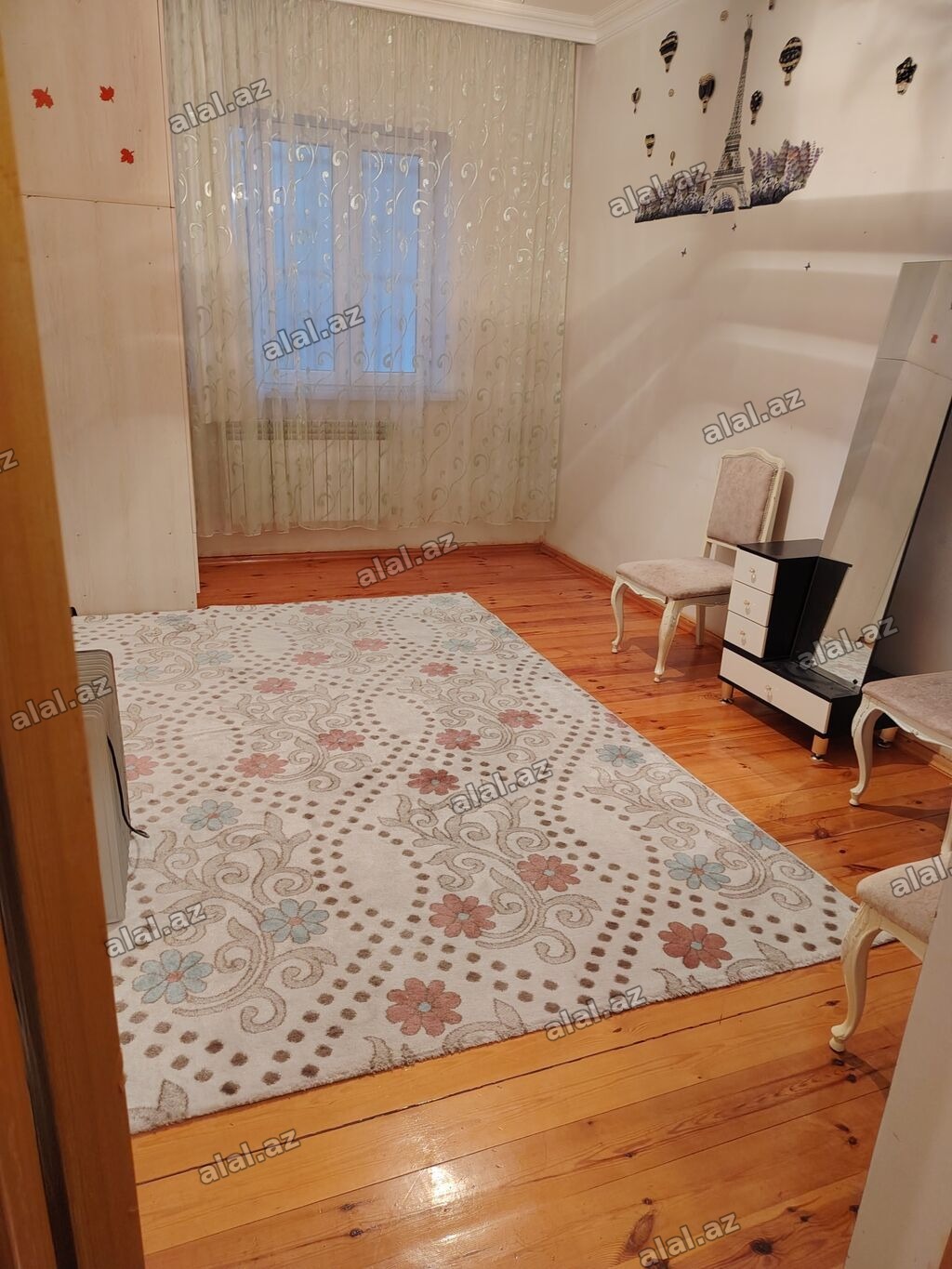 Gəncə şəhərində GDU nun 4cu və5ci korpus yaxınlığında tələbə qızlara