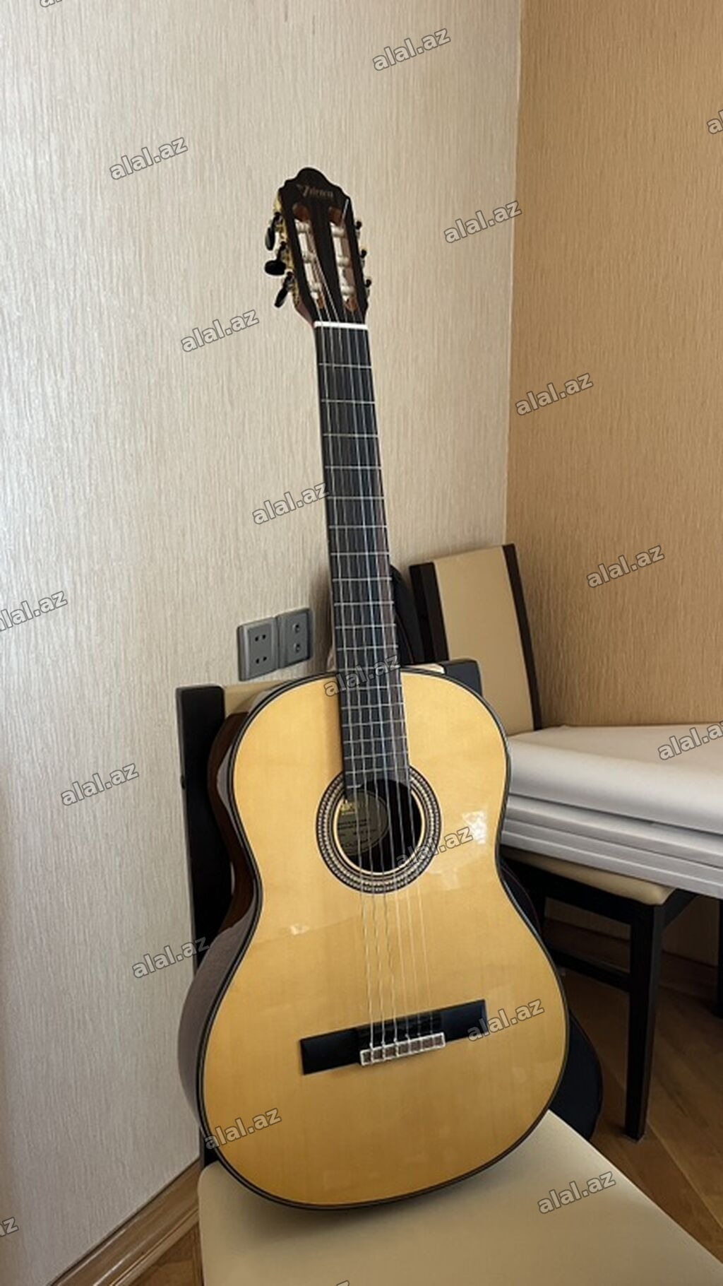 Valencia klassik gitara (ciddi şəxs narahat etsin)