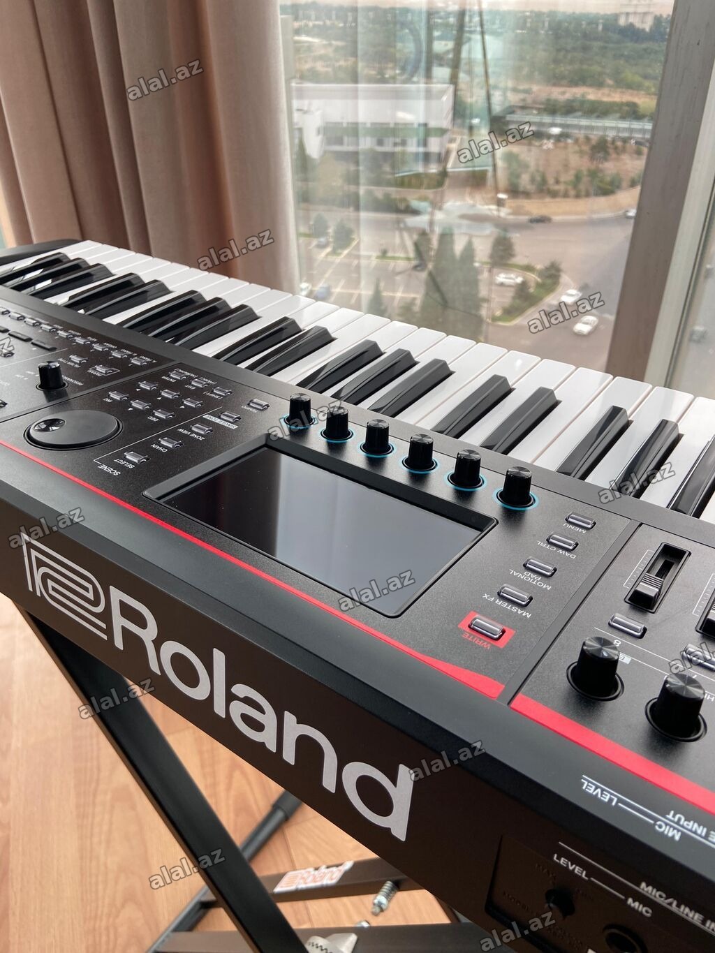 Roland Fantom 06 Alət yenidir, Rolandın rəsmi mağazasından alınıb