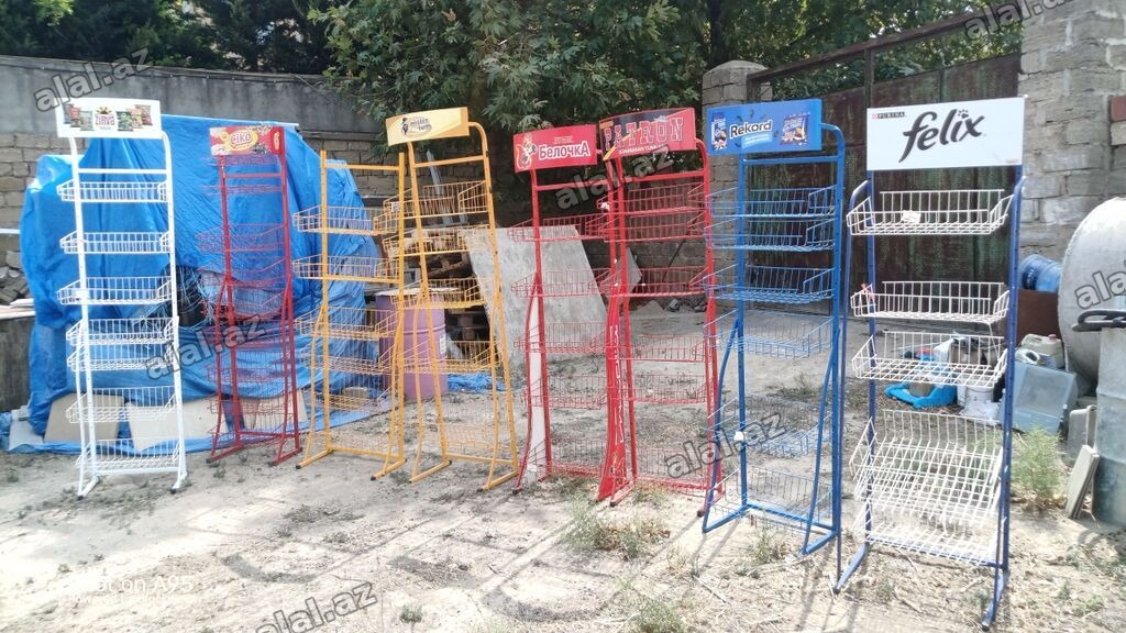 Mağaza vitrinləri üçün metal stendlər - Məhsul: Tel karkaslı, sərt
