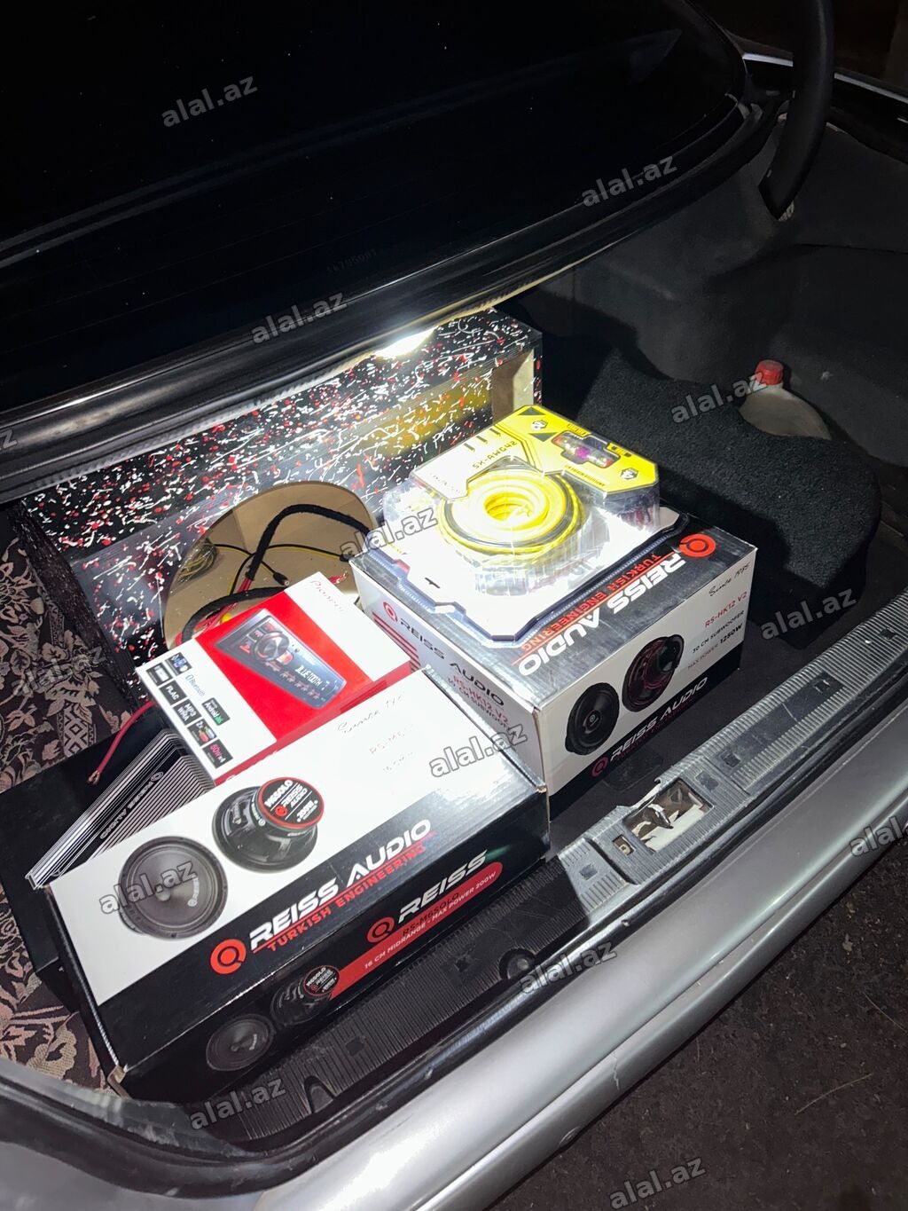 Maşın üçün audio sistemi – komplekt Tərkib:Salam 1 heftenun malidi