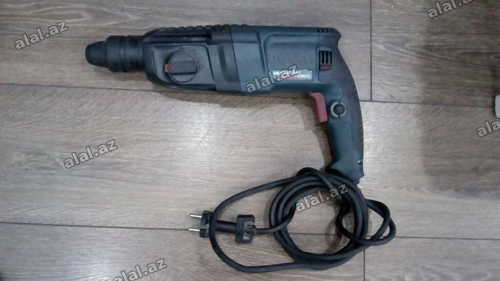 Drel Perforator Bosch markası. Xırda xərc var elektrikə qoşursan