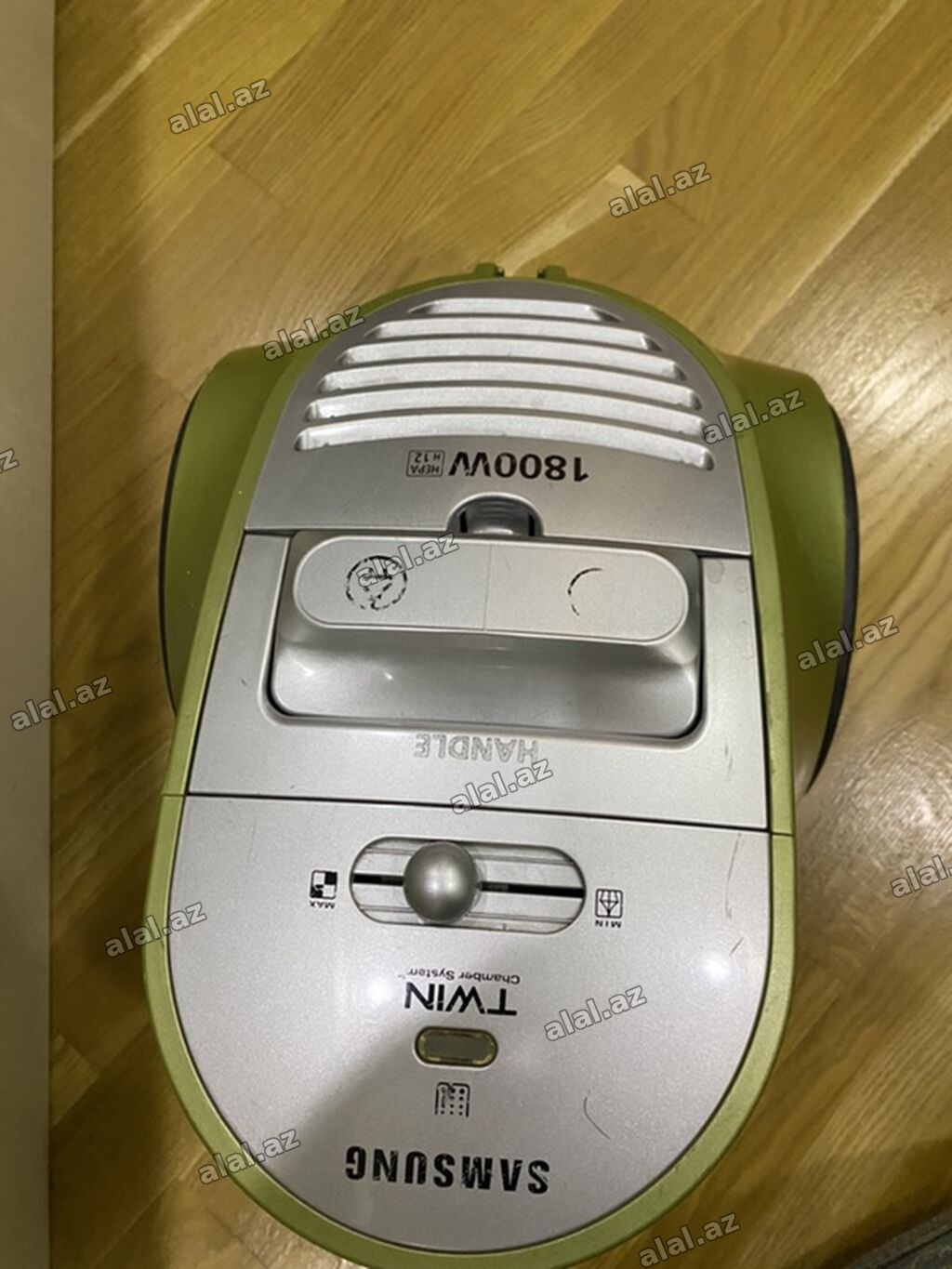 Samsung tozsoran 1800 W . içide demir konstruksiyalıdır. güclu çekim
