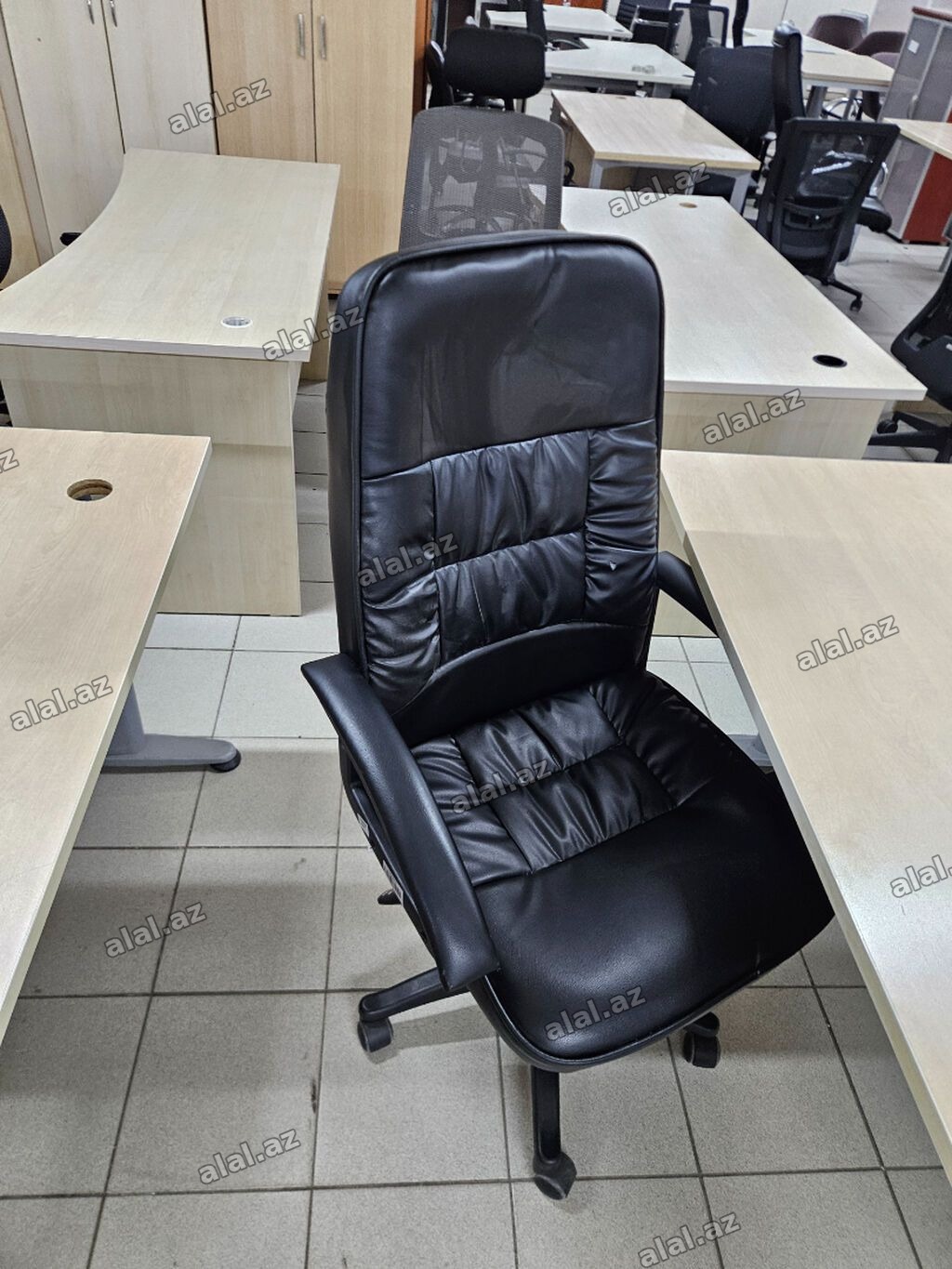 Mudur Kreslollari sekilde gorunduyu kimidir hec bir prablemi yoxdur