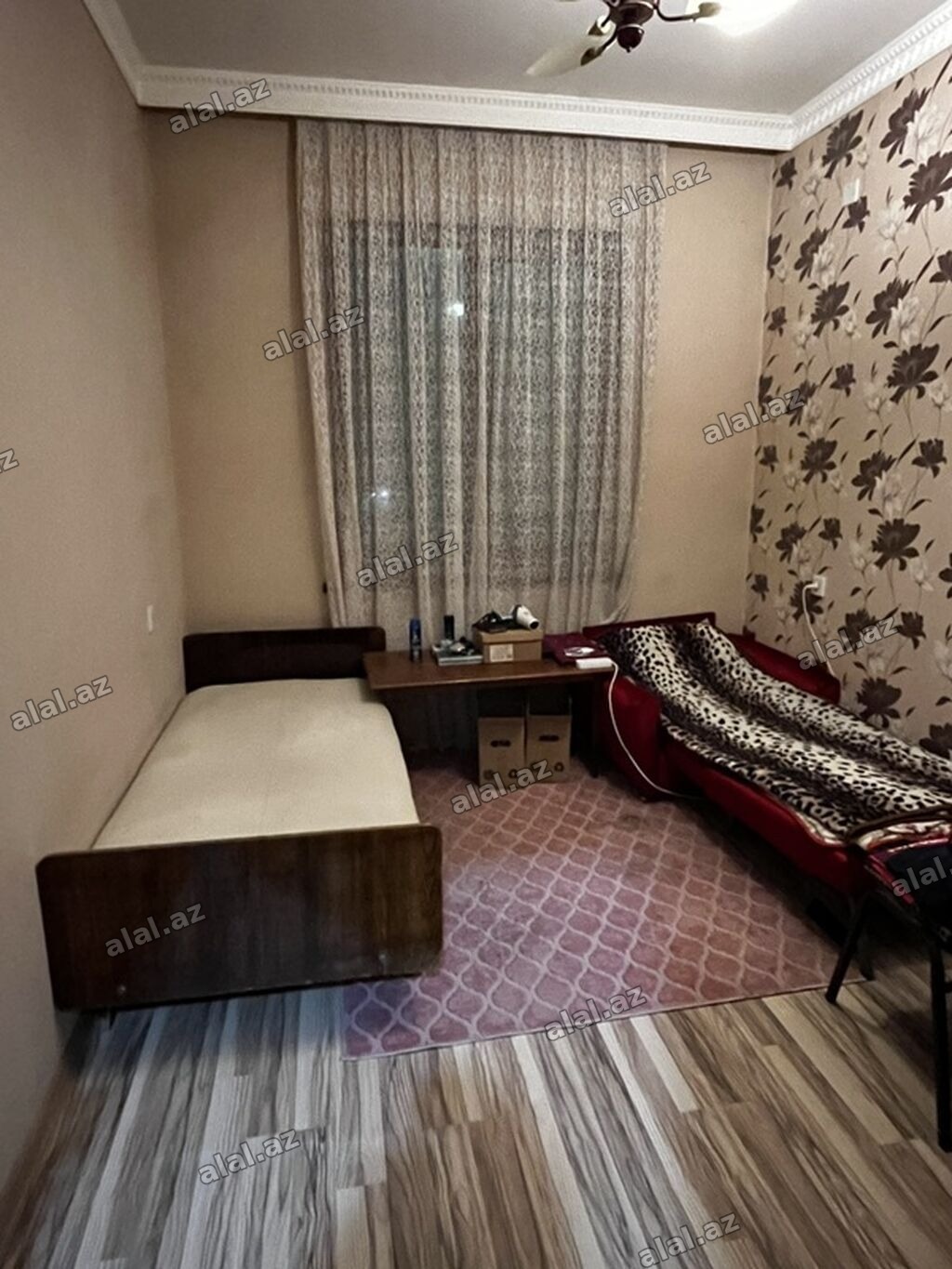 Ev tələbə oğlanlara kirayə verilir Ev yerləşir tekstilnidə 2 otaq bir