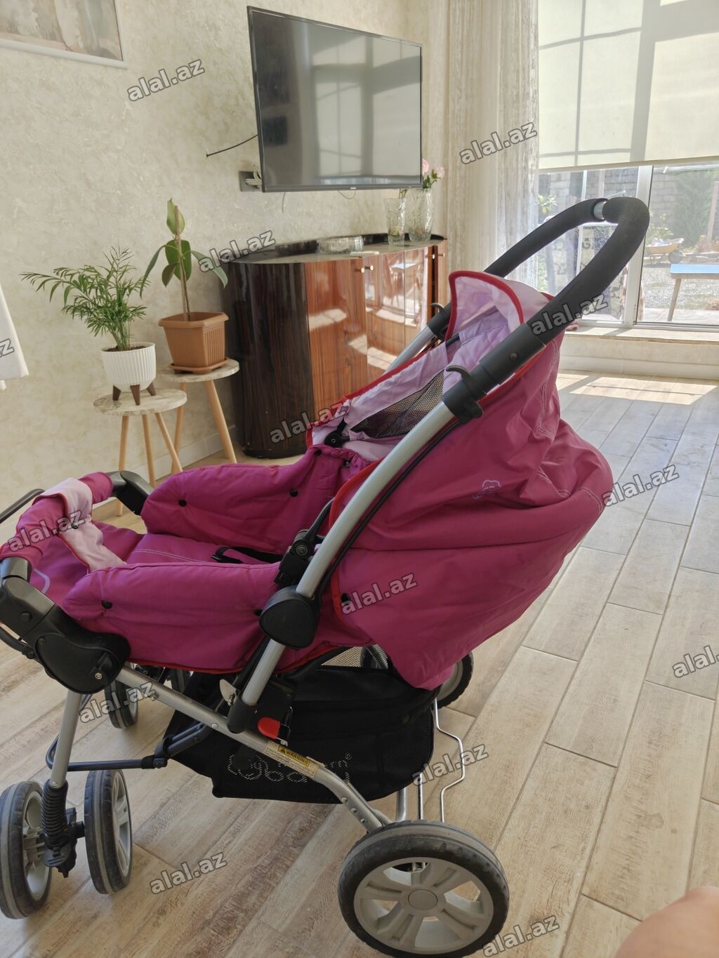 Çıxarılmayan beşikli araba, İşlənmiş, Cins: Qız, Yaş: 24-30 ay