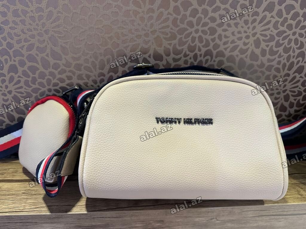 Çiyin çantası, Tommy Hilfiger, Yeni