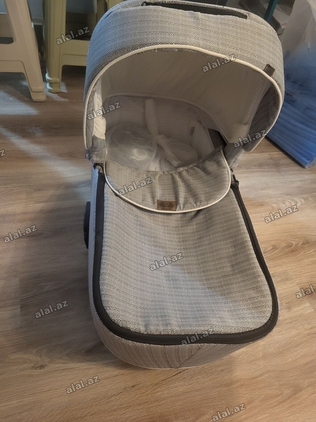 Uşaq arabası üçün beşik tipli yuva (carrycot) - Rəng: boz, açıq krem
