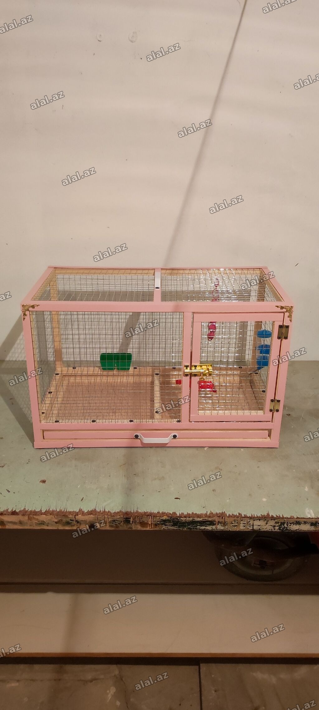 Dovşan,cücə,pişik,hamster,quş ve s kimi ev heyvanlari üçün qəfəsler