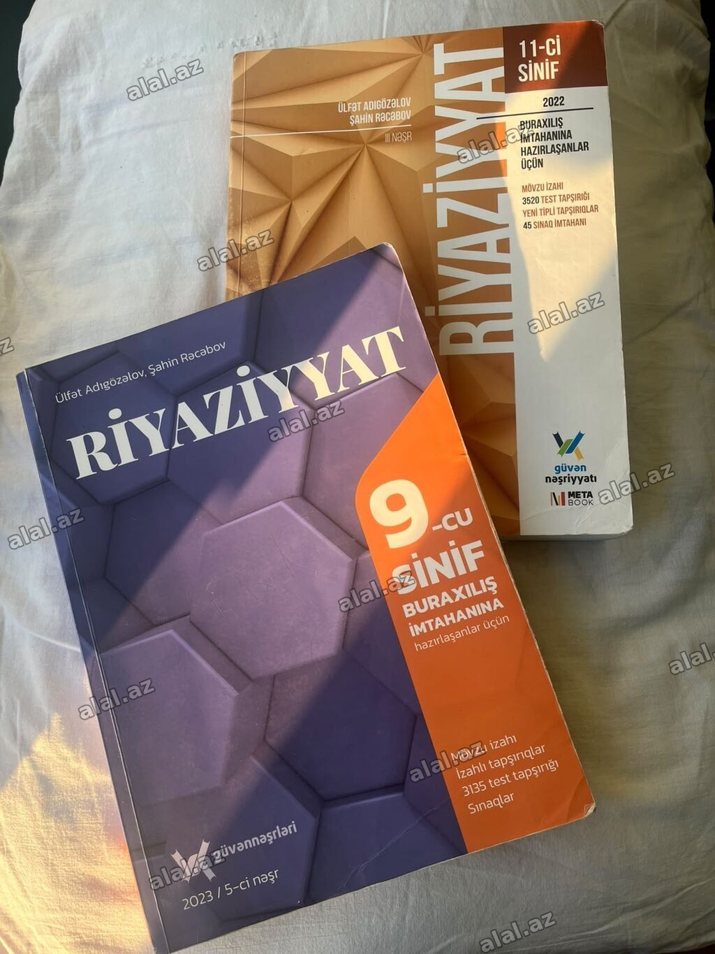 Buraxılış və qəbul imtahanlarına hazırlıq üçün kitablar dəsti satılır