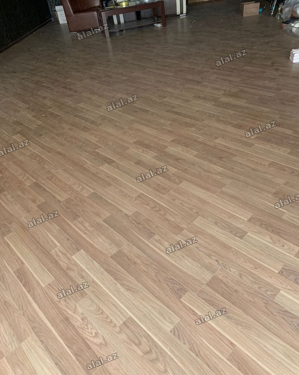 Tecili bugun cixmalidir Laminant yaxsi veziyyetde 120kvdir real