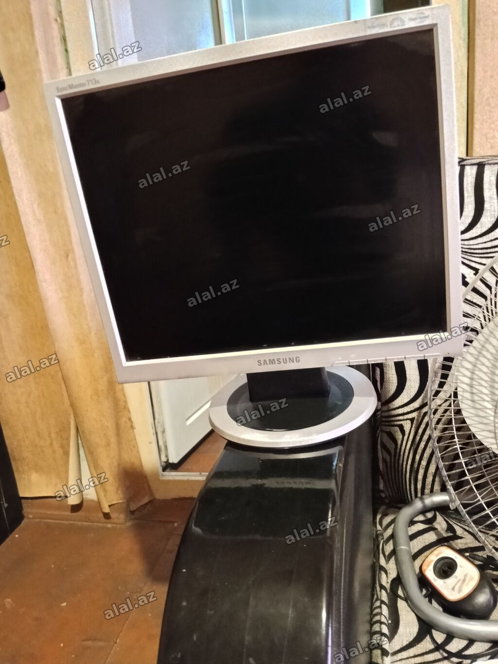 Samsung SyncMaster 713N LCD monitor - Ekran diaqonalı: 17 düym (5:4