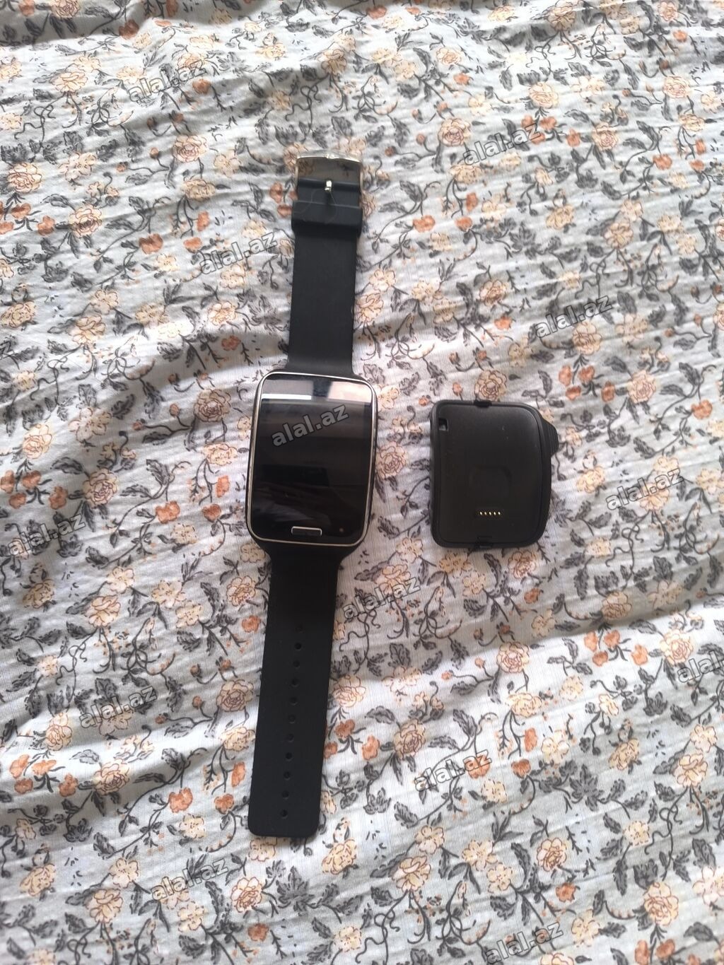 Ağıllı saat + şarj bazası
samsung gear s