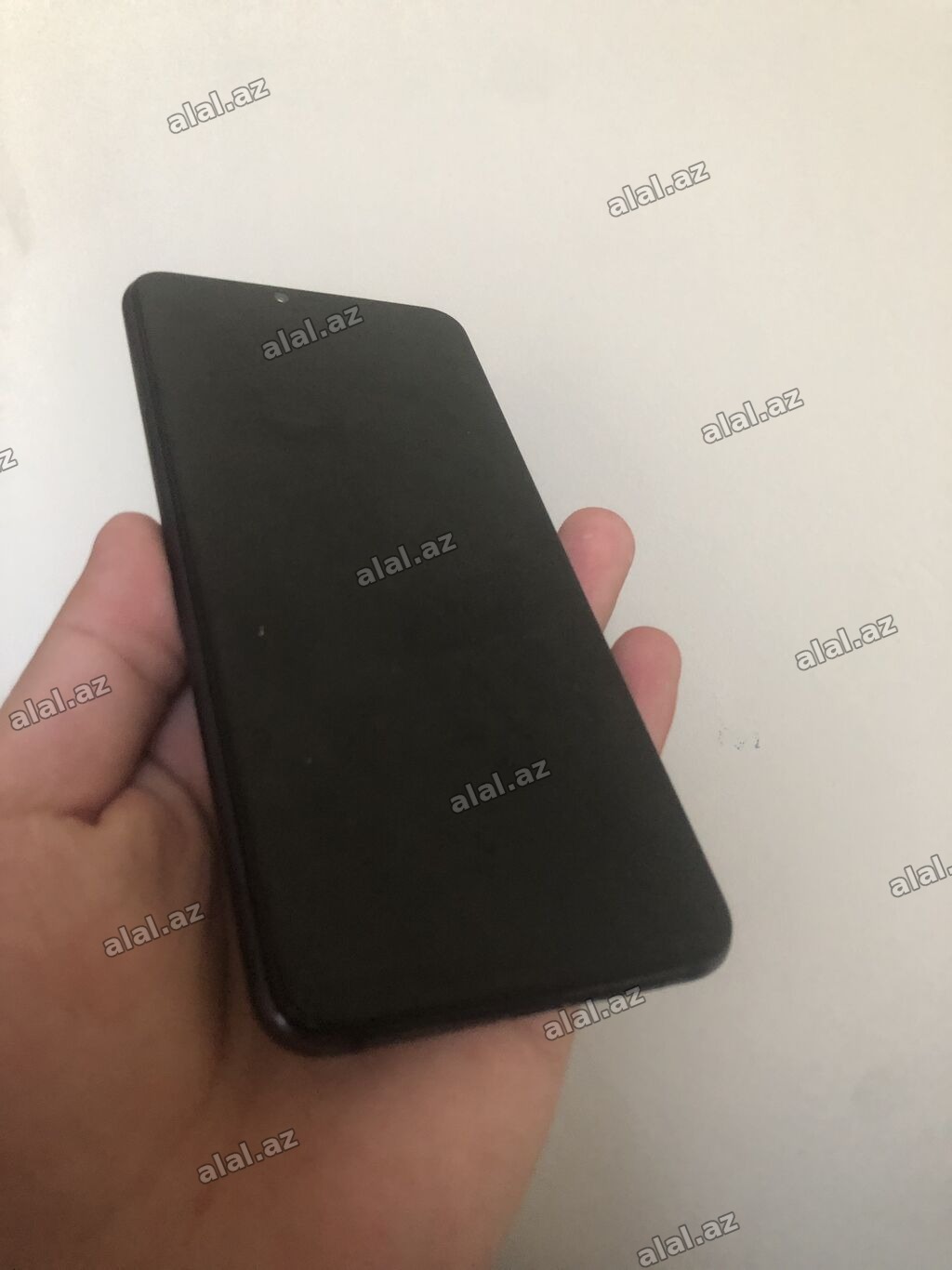 Mi 8 lite 64 yaddas zavod du donma qeti yoxdu arxa kiriska qrilmisdi