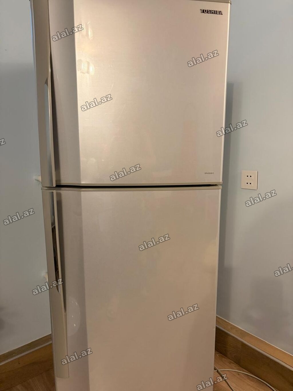 Toshiba iki qapılı soyuducu - Marka/model: Toshiba (üstü dondurucu