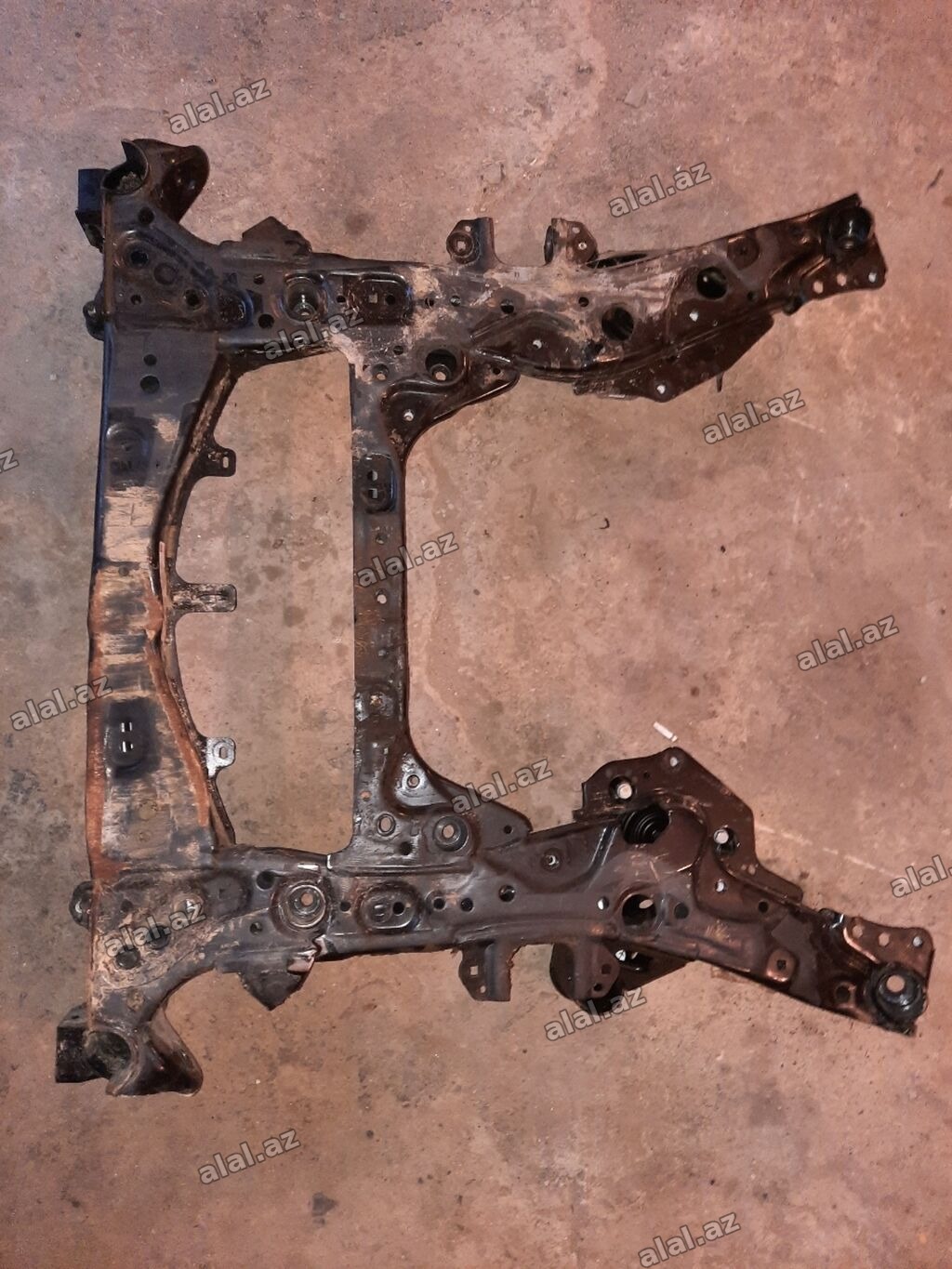 Bmw X5 G05 traves satılır. Original az işlənmiş. Bütün ehtiyat