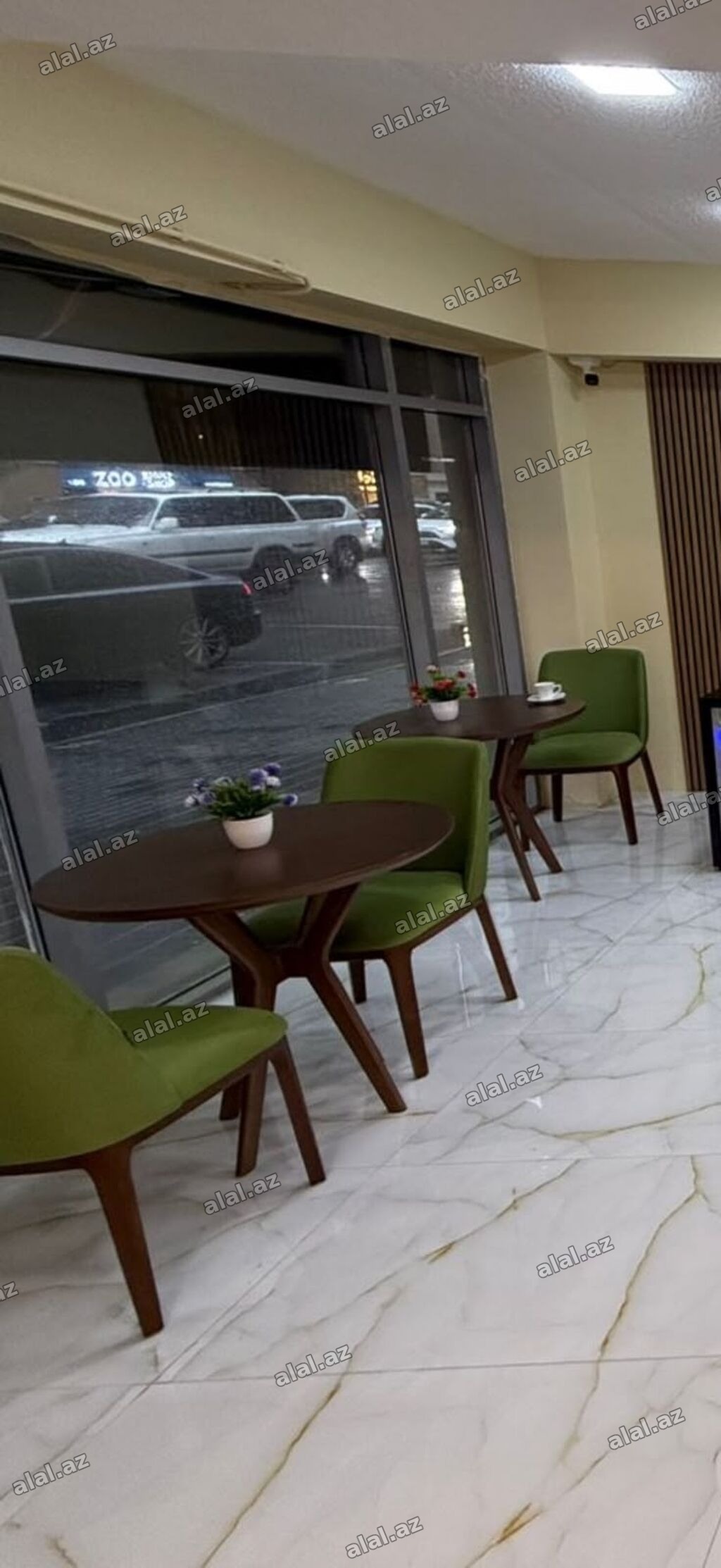 Kafe/restoran üçün avadanlıq paketi Tərkib: - Dəyirmi kafe masaları –