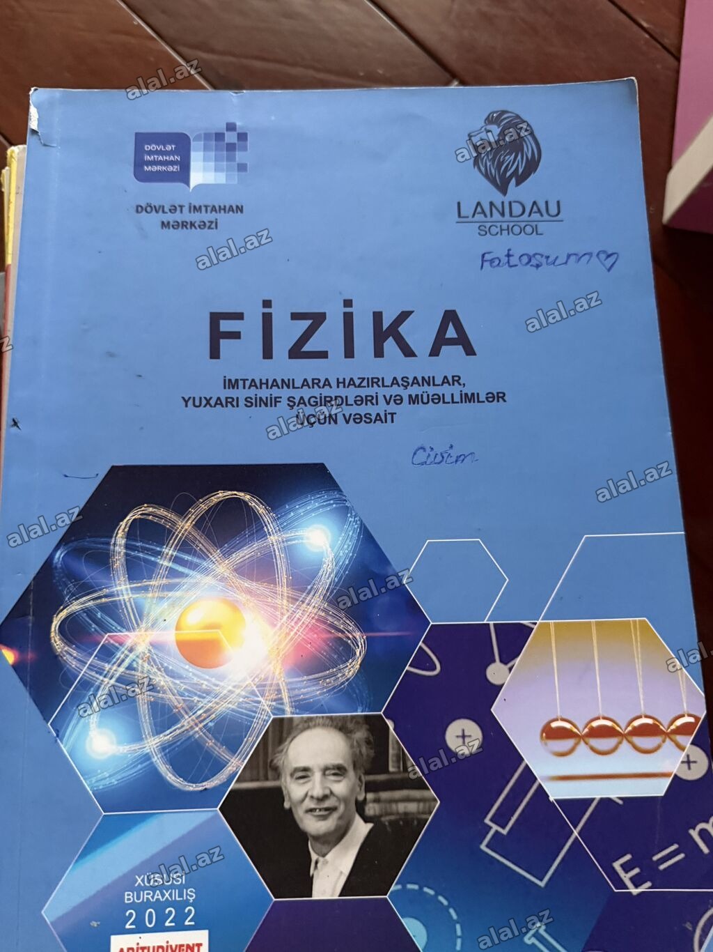 Landou school Fizika qayda kitabi . Cox gessey kitabdir men bu kiyabla