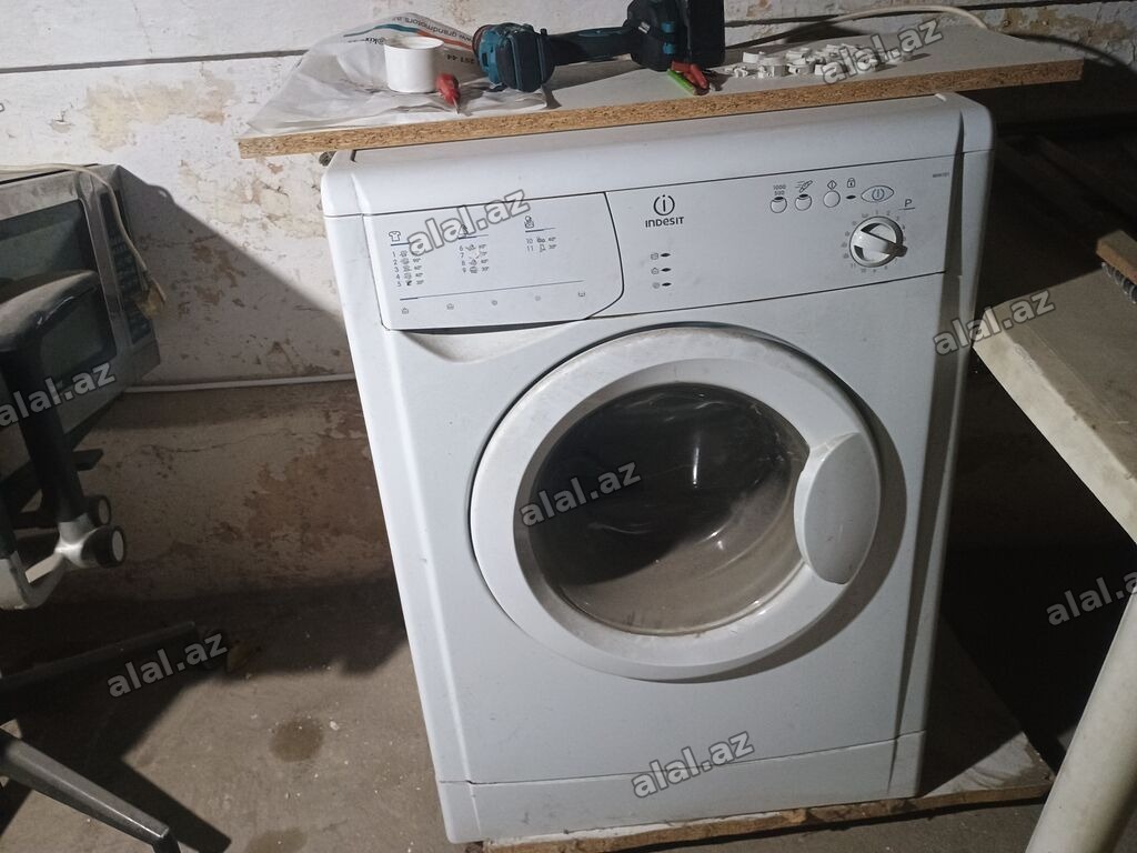 Indesit önyükləməli paltaryuyan maşın Oşıqları yanır.Nə isə işə