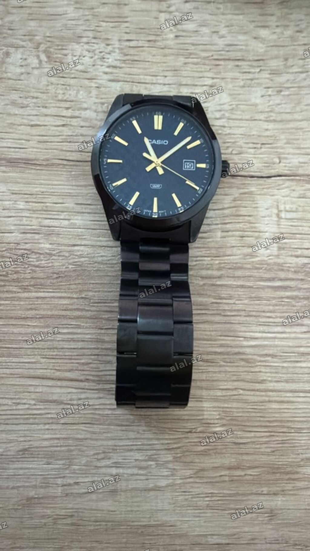 Casio qol saatı – klassik analoq dizayn - Korpus və qolbaq: qara