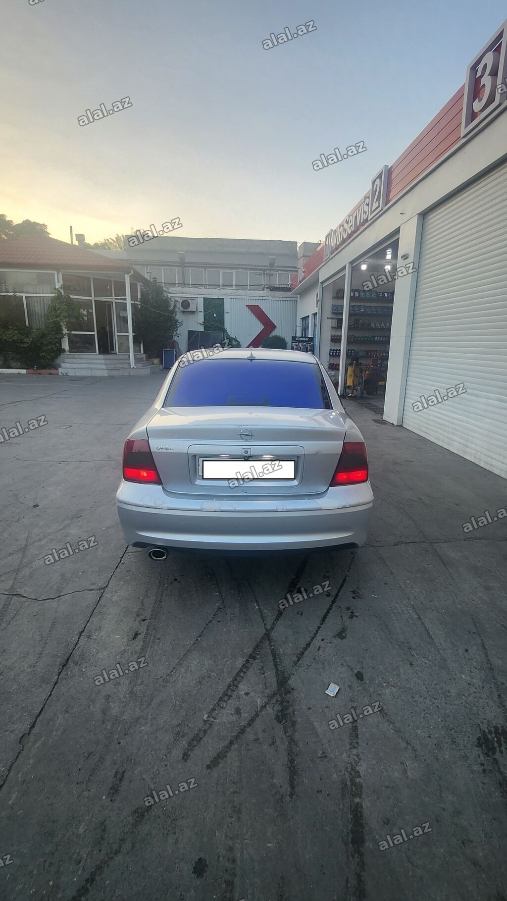 Opel Vectra: 2 l | Sedan