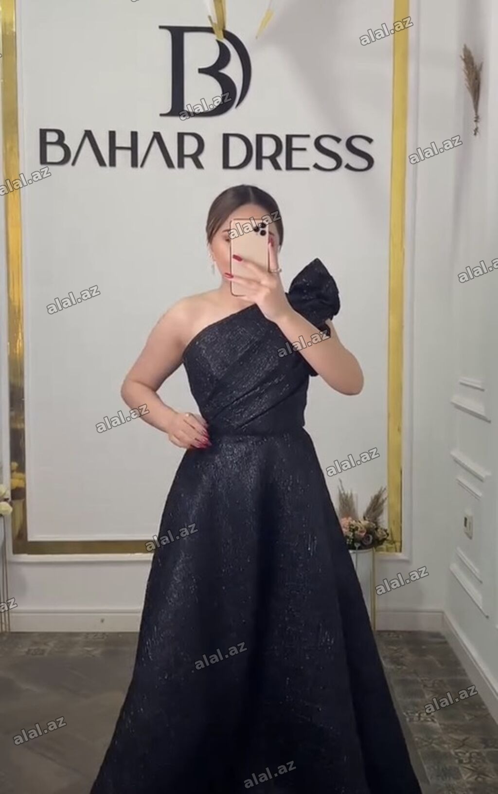 Bahar Dress gecə geyimi – zərif qara rəngdə, asimmetrik birqollu