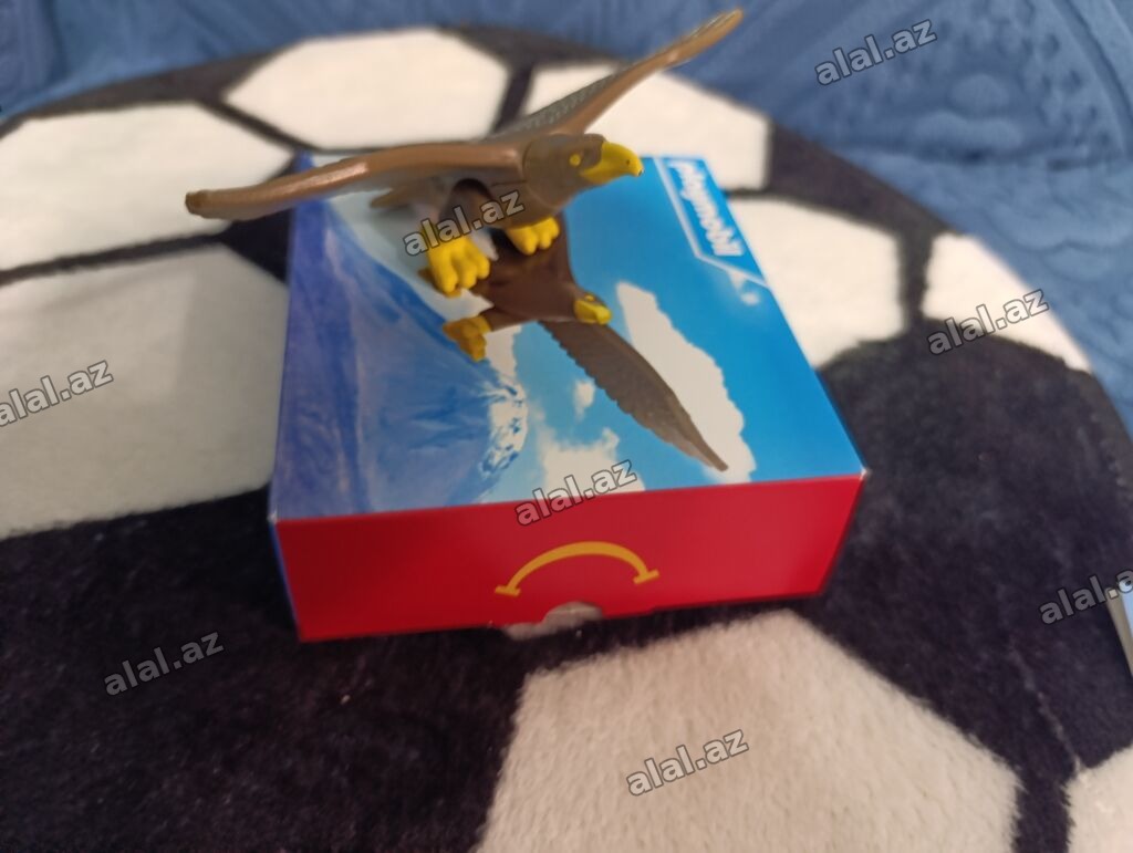Playmobil qartal fiquru. Plastik materialdan hazırlanmış oyuncaq quş