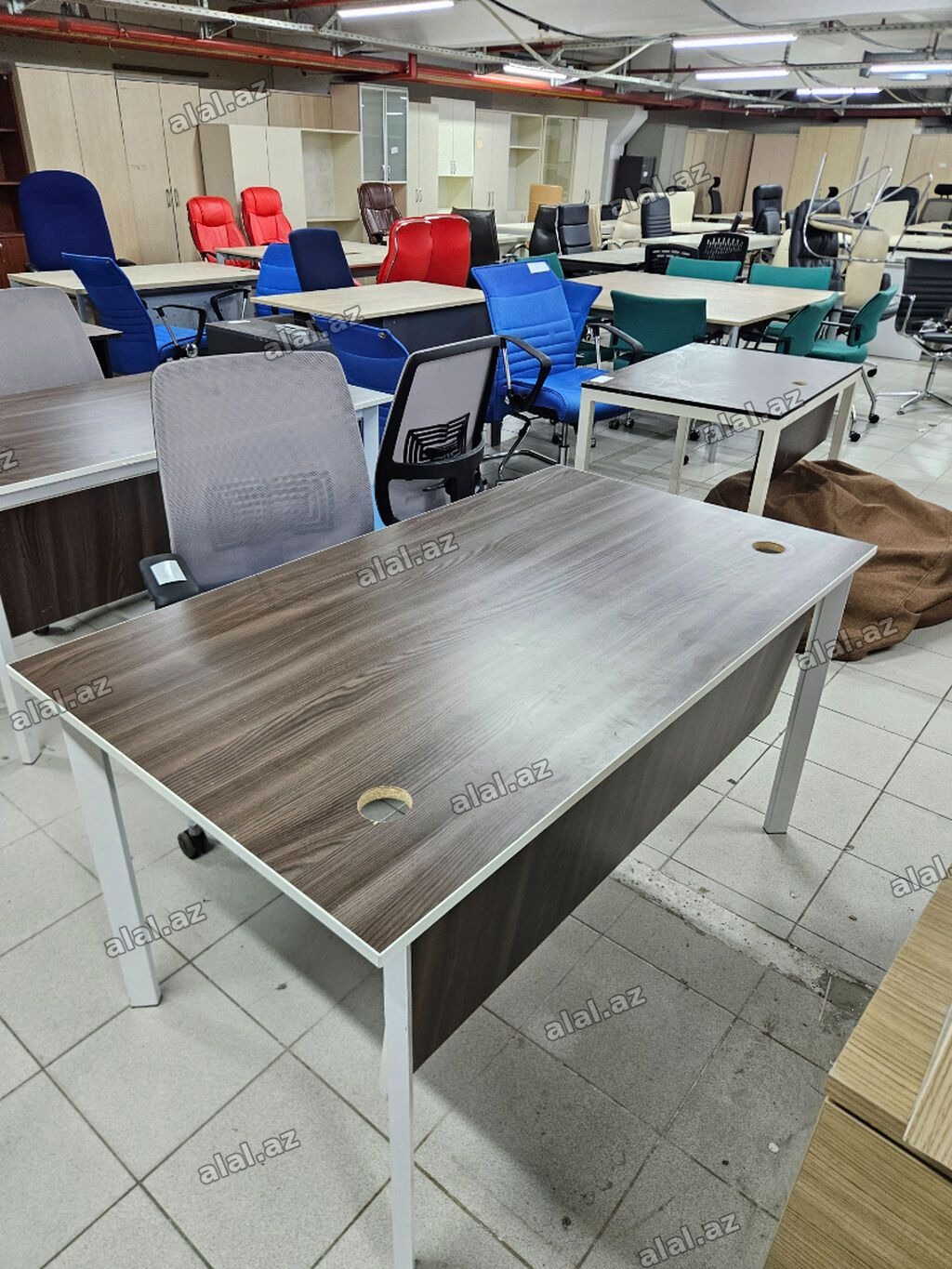Ofis Masassi sekilde gorunduyu kimidir hec bir prablemi yoxdur Turkiye