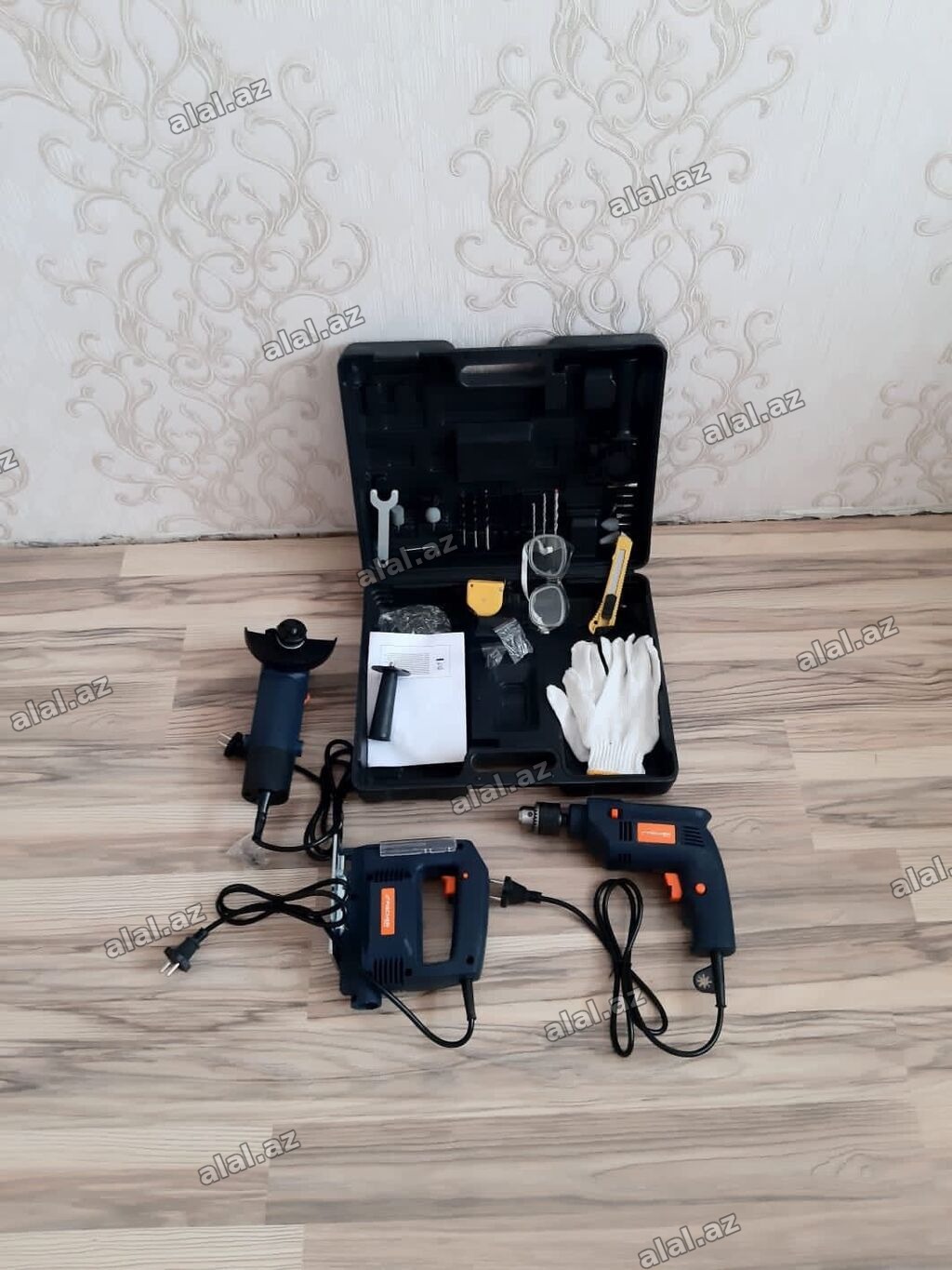 Yeni Ünvandan götürmə, Kredit yoxdur