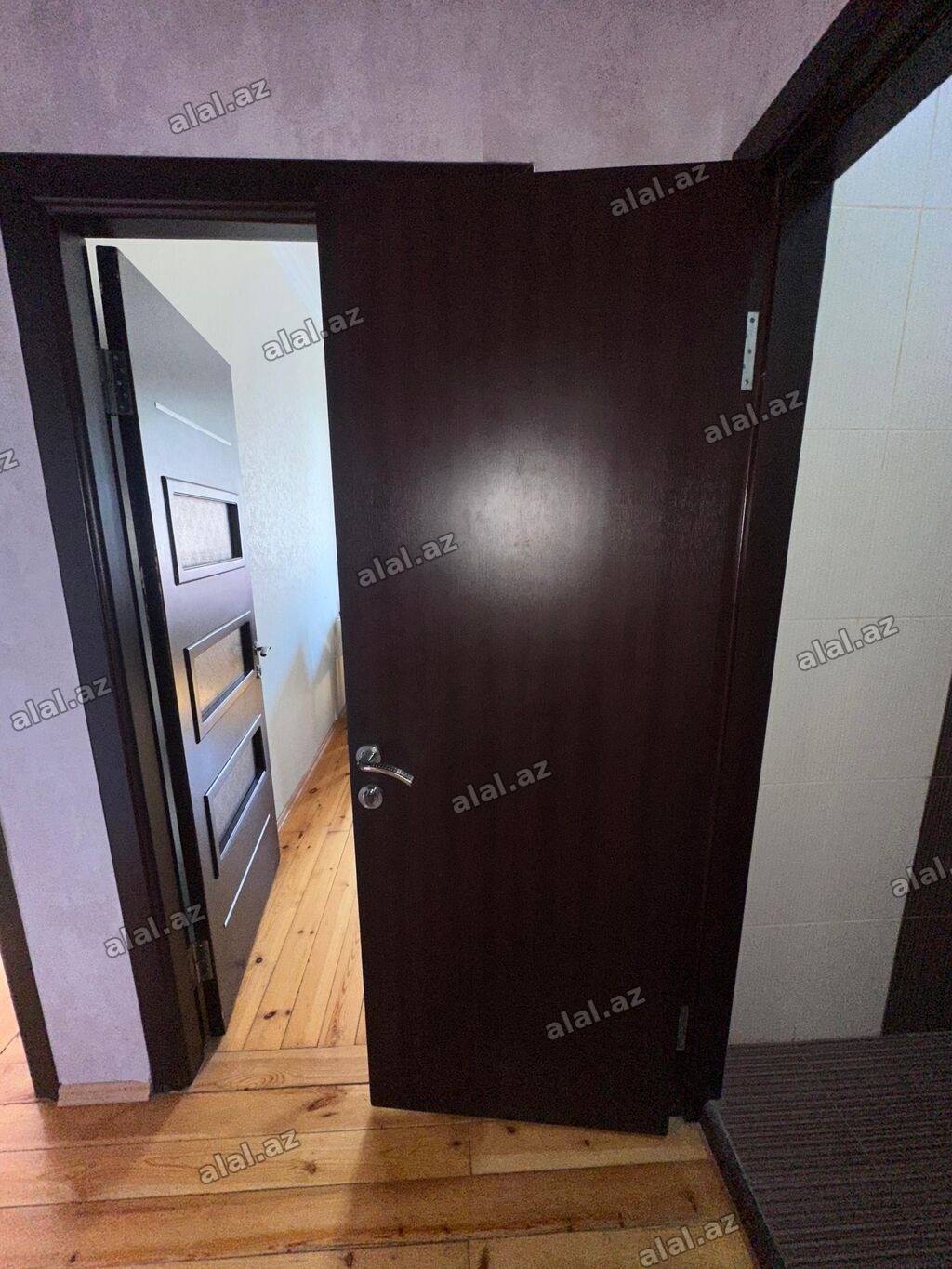Məndə 6 ədəd qapı var onuda atım paylaşın . ağır möhkəm qapıdır Eni 1