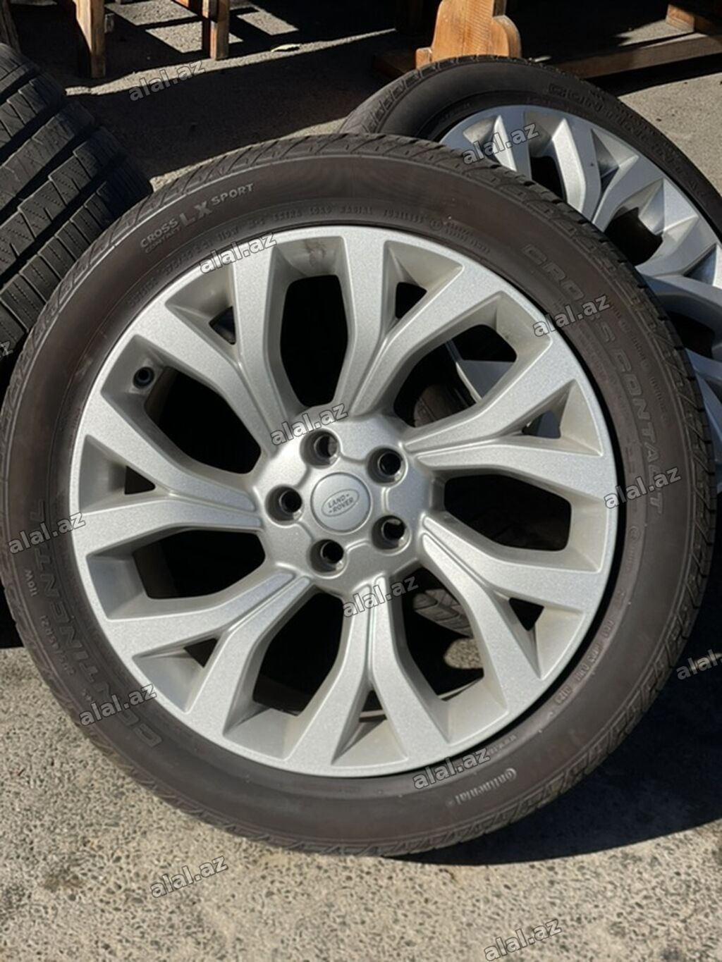 Land Rover orijinal 21" yüngül lehimli disklər və Continental şinlər