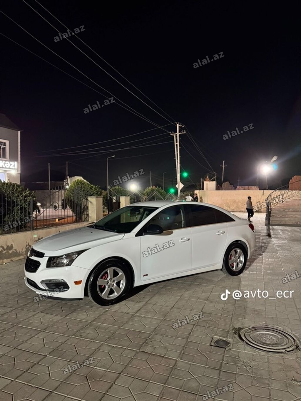 Chevrolet Cruze: 1.6 l | Sedan