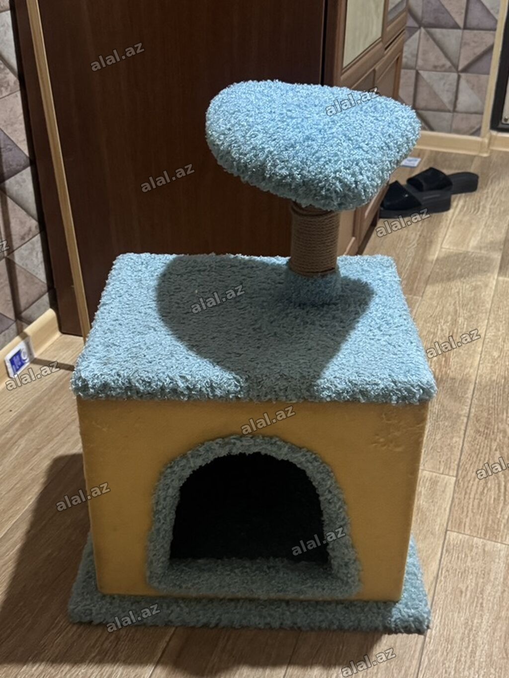 Pişik üçün çoxfunksiyalı ev və dırmaşma məntəqəsi - Material: yumşaq