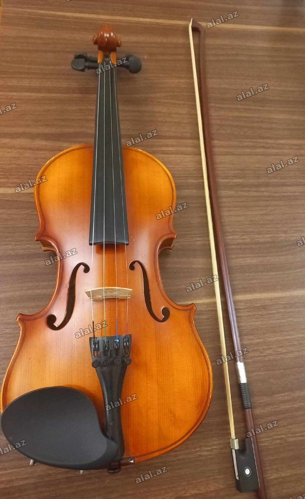 Skripka dəsti – 3/4 ölçü Komplekt: - 3/4 klassik skripka (tam ölçü) -