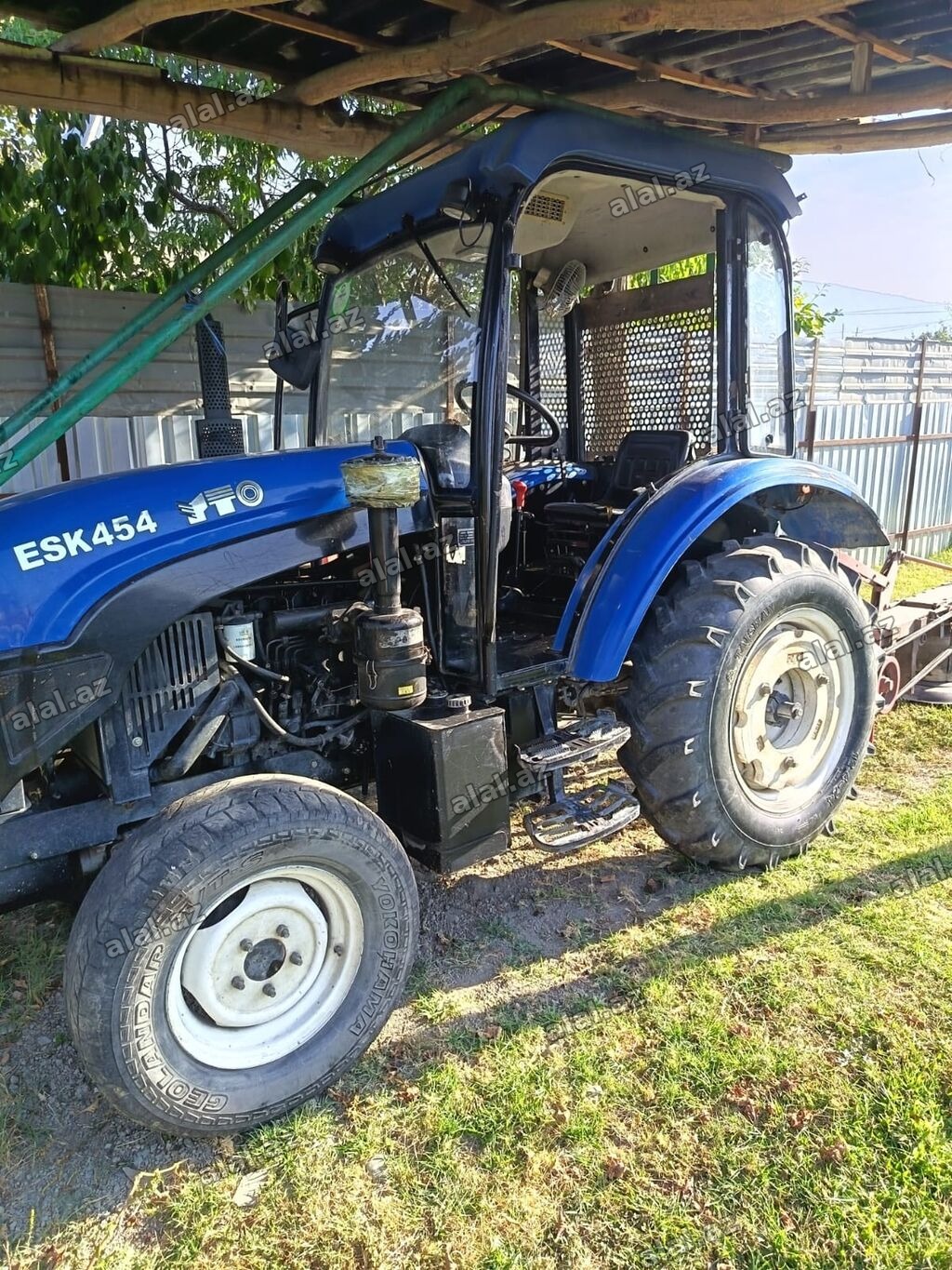 YTO ESK454 traktor - Model: YTO ESK454 (4x4) - Rəng: Mavi - Kabinli