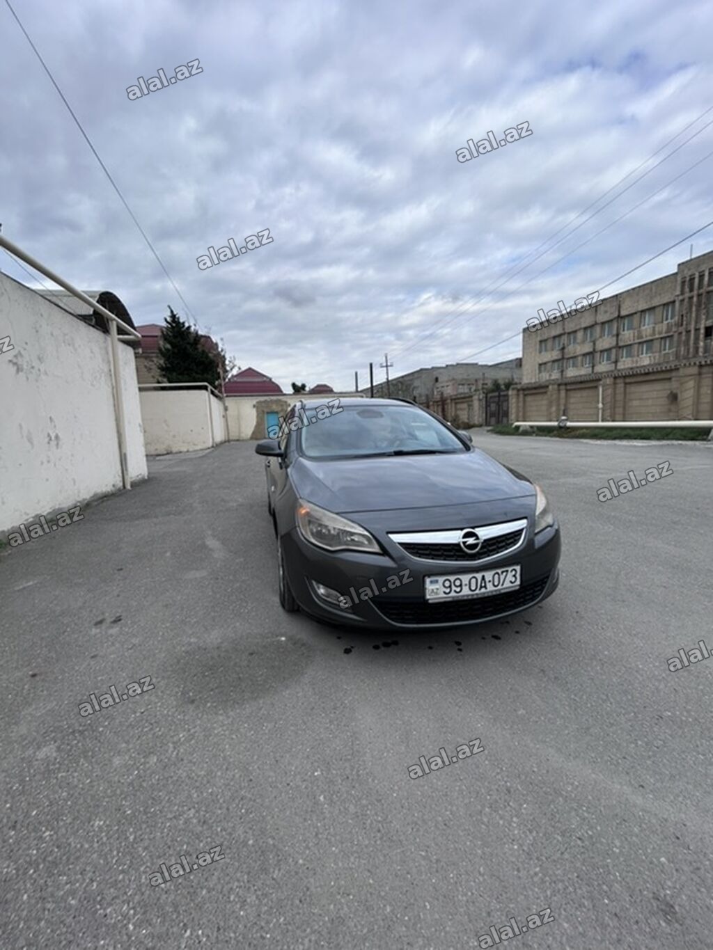 Opel Astra J Caravan (universal) –dizelle işləyən, ön ötürücülü ailə