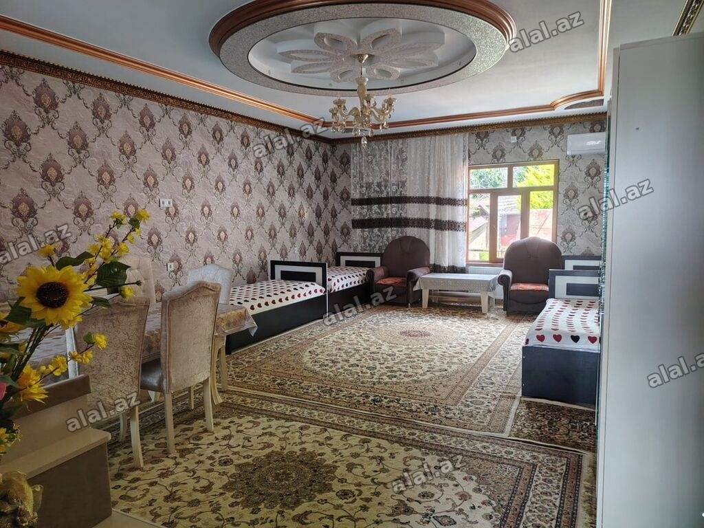 Şeki şəhərində rahat ailəvi istirahət üçün tam mebellı həyət evi -