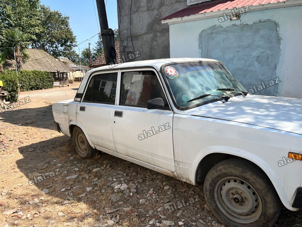VAZ (LADA) 2107: 1.6 l | 2005 il 250000 km Sedan