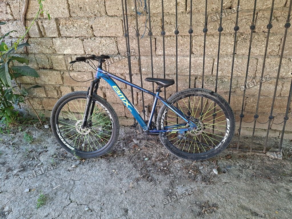 Sport 28diy az surulub arxada sep taxilani xarabdi 25 manat xerci var