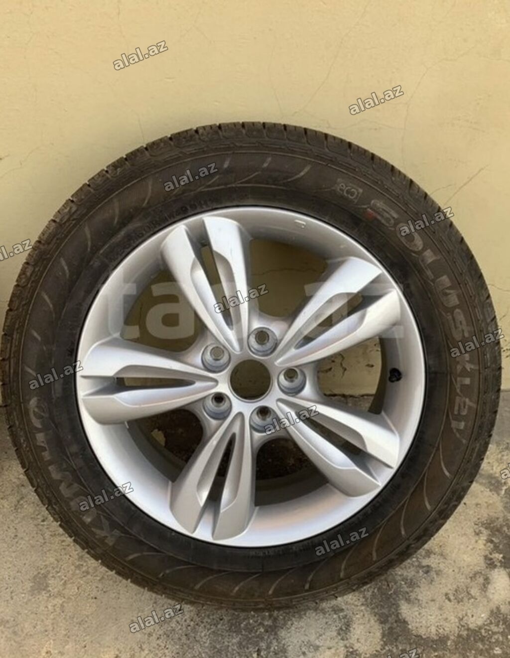 Orginaldı 1 Ədəddir Hyundai orijinal yüngül lehimli disk + şin